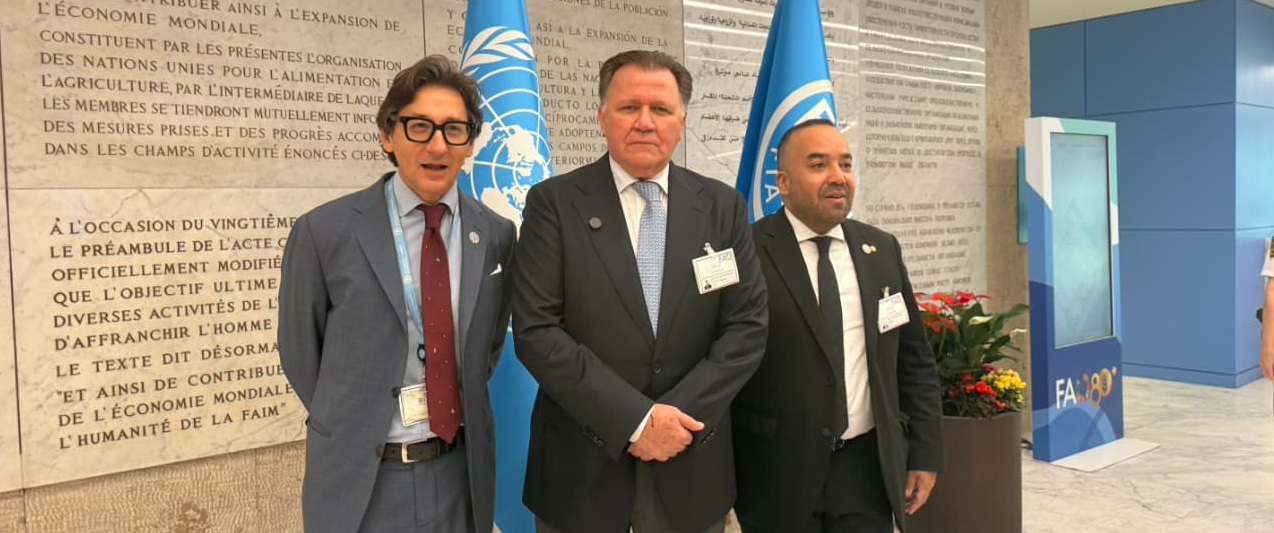 En la fotografía el ministro de Agricutura de Colombia y representantes de la Fao en Italia