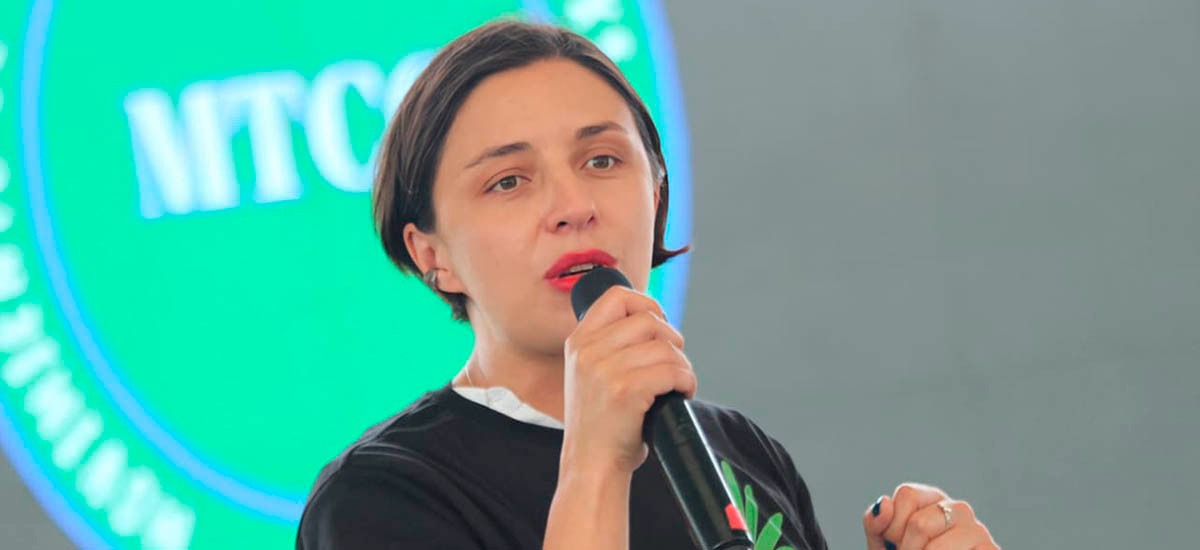 Esta tierra es de ustedes ministra Martha Carvajalino 