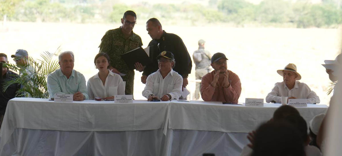 Presidente en mesa vistimas