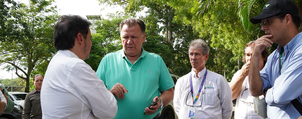 El ministro de Agricultura, Indalecio Dangond, realiza un recorrido con funcionarios de Turipaná de Agrosavia en Córdoba 