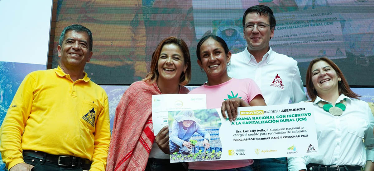 MinAgricultura anuncia inversión por $35.000 millones para renovación de cafetales en el país