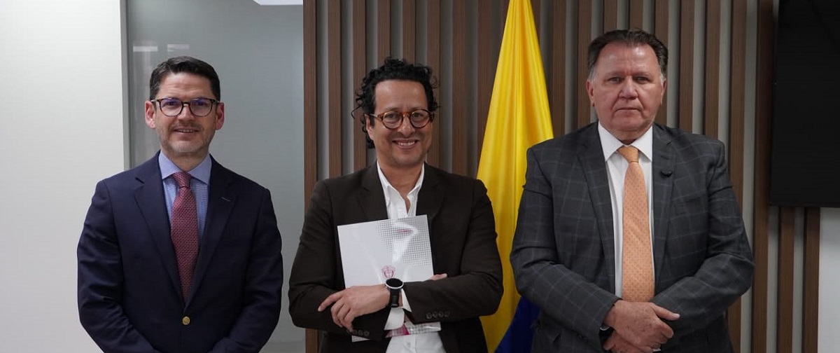 En la fotografía el ministro de Agricultura, el director del Dane y el viceministro de Asuntos Agropecuarios