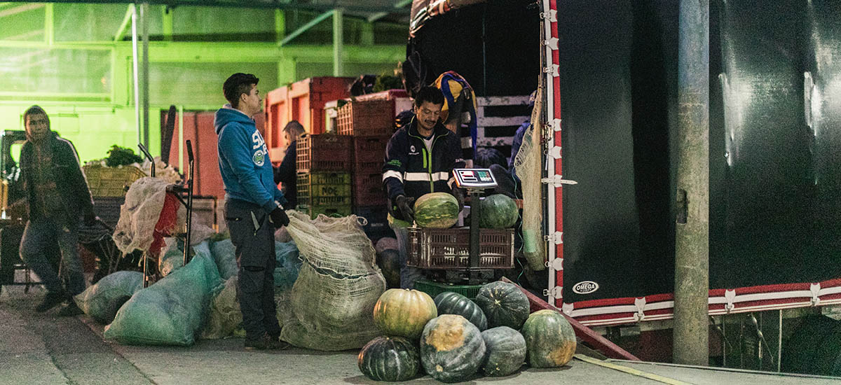 En la imagen se muestra camioneros