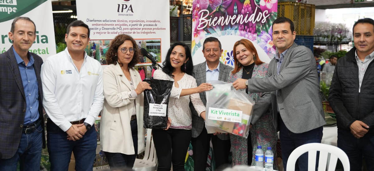 Gracias a alianza entre Minagricultura y Colviveros, se fortalecerá a pequeños y medianos productores de plantas ornamentales