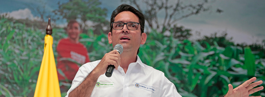 ministro-juan-zuluaga-854x312.jpg