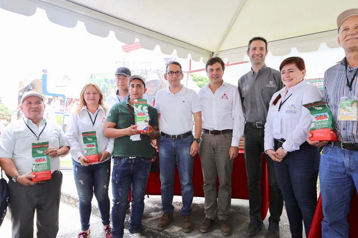 MinAgricultura hibrido de maíz foto interna 5 web.jpg