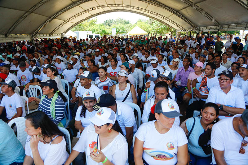 entrega tierras 2.jpg