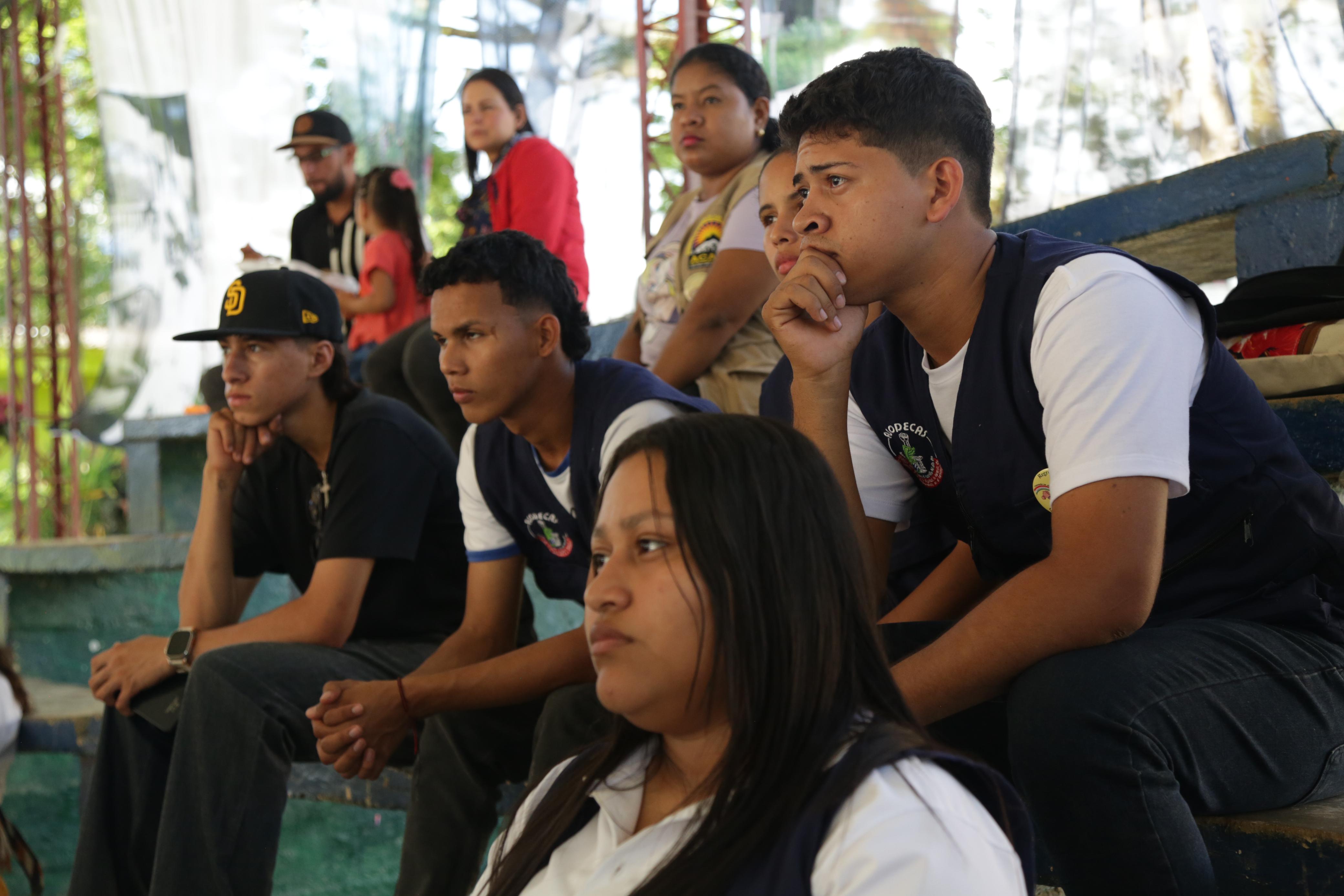 jovenes 2.jpg